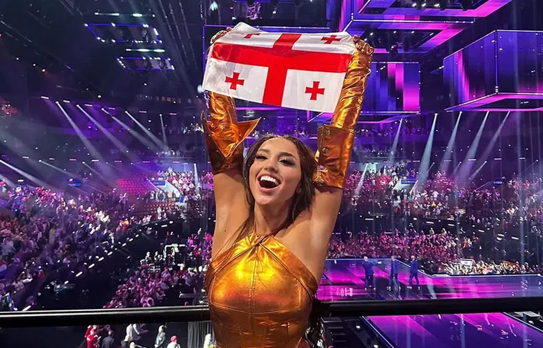 Η Nutsa Buzaladze μεταδίδει έκκληση πριν από τον τελικό της Eurovision