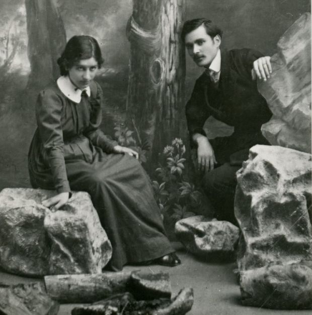 მას შენ გაგიჟებით უყვარხარ!" - ოლღა ოკუჯავას წერილი გალაკტიონს - კვირის  პალიტრა