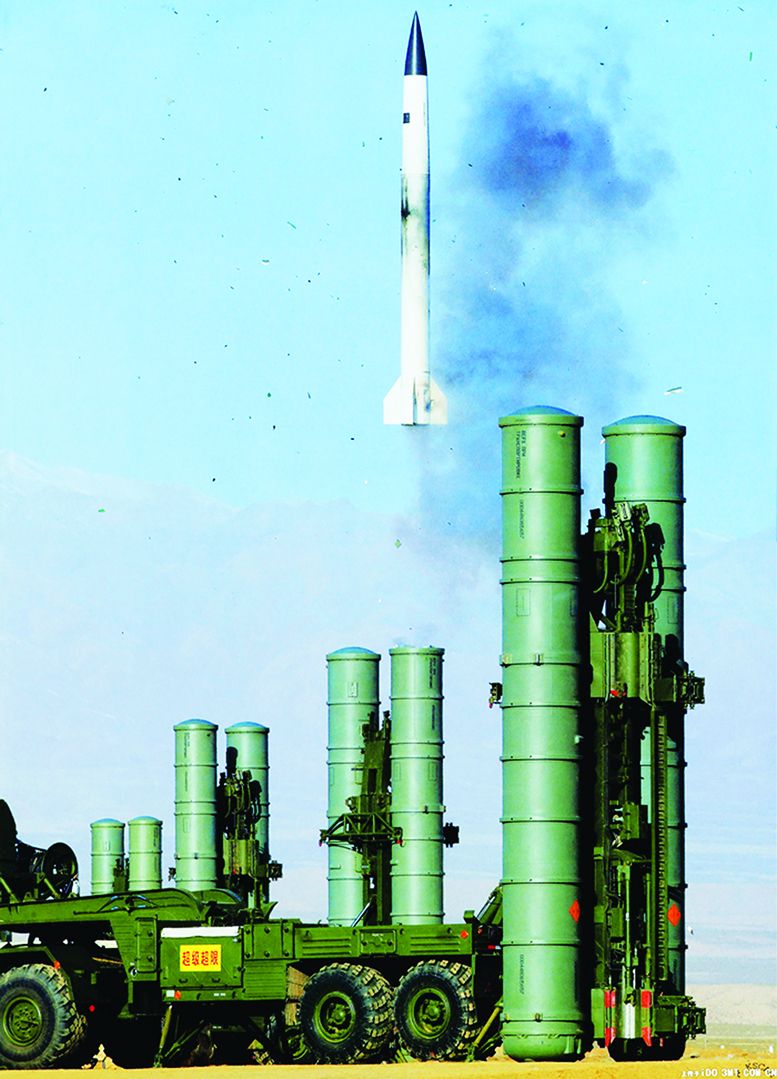 Пуск с-500. Ракета с 300. С-300пму-2 фаворит. С 300 2 ракеты. С 300 2 ракеты.