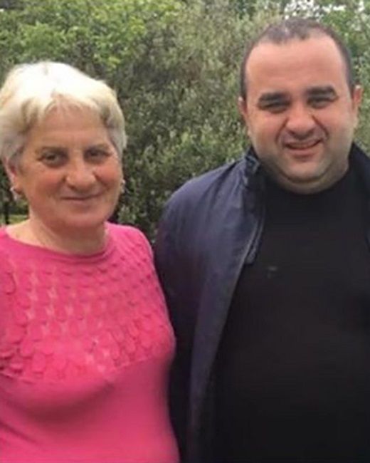 ლევან რატიანი დედასთან ერთად
