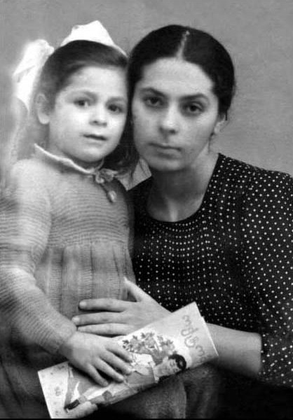 ანიკო ვაჩნაძე ქალიშვილთან ერთად