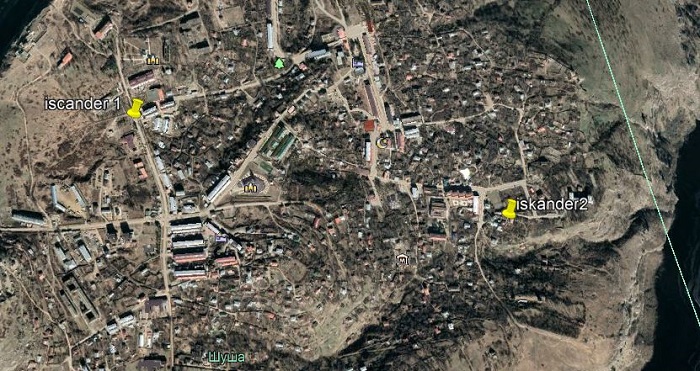 ქალაქ შუშას კოსმოსური ფოტო, რომელზეც ყვითლადაა აღნიშნული 'ისკანდერების' აფეთქების ადგილები