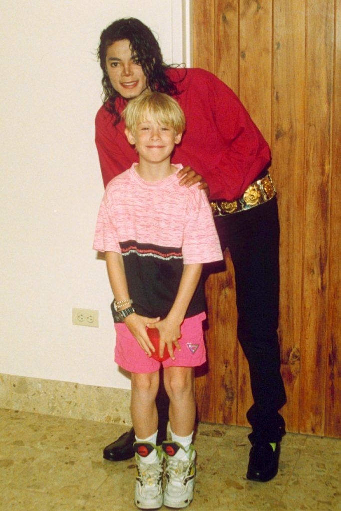 macaulay-culkin-opens-up-about-his-relationship-with-michael-jackson-2-1672391111.jpg