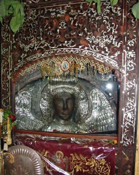 "მონასტერში, კუნძულ ლესბოსზე, მეკობრეებმა ყველა ბერი უმოწყალოდ დახოცეს. როდესაც გაბრიელს მოსაკლავად ...