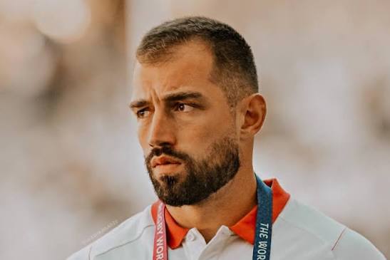 "დედაჩემს გაუმარჯოს! ეს გამარჯვება მას ეძღვნება" - მერაბ შარიქაძის ბრწყინვალე დებიუტი MMA-ში