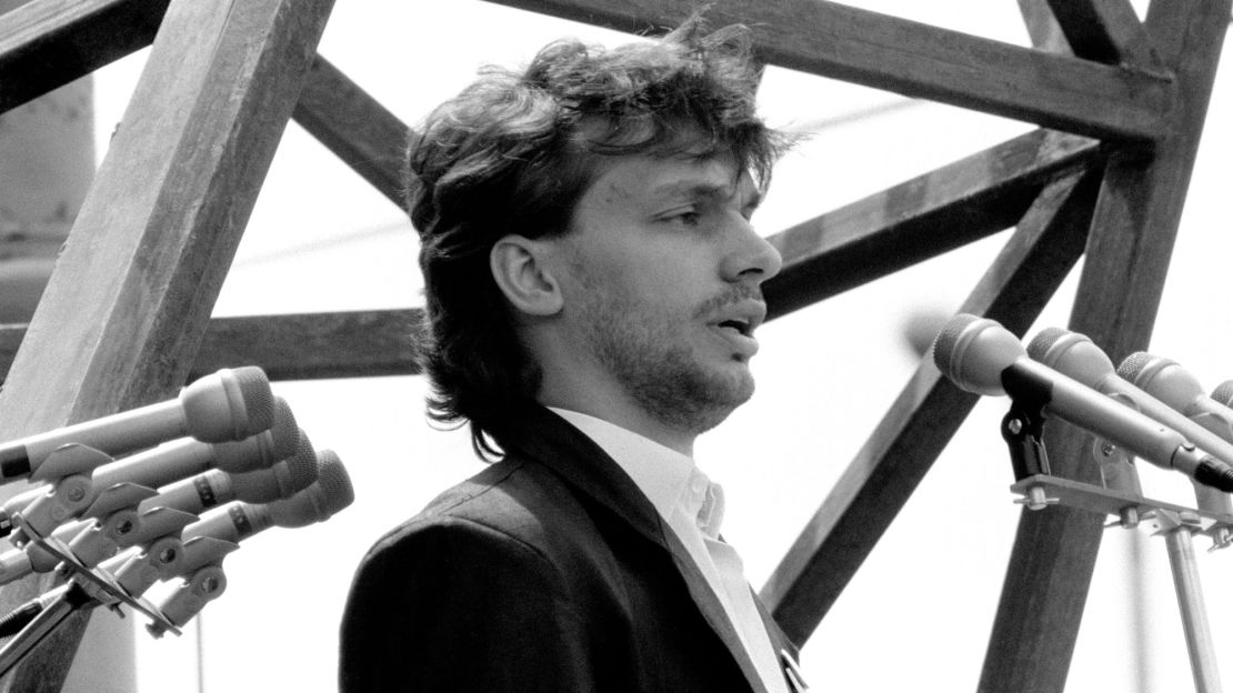 180405104549-viktor-orban-1989-file-1776416810.jpg