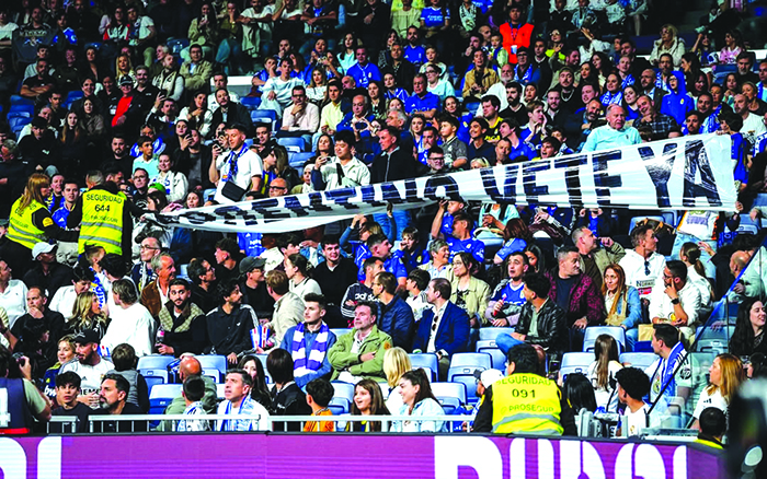 security-at-the-bernabeu-removed-this-sign-that-said-florentino-leave-now1-2-1779039778.jpg