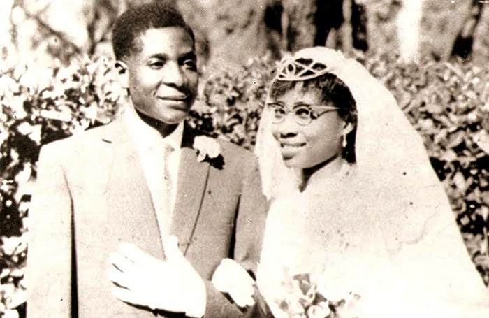 robert-mugabe-and-sally-hayfron-1961-1782061434.jpg