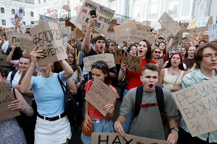 2026-07-17t180329z-1564744478-rc2ufmal2mz7-rtrmadp-3-ukraine-crisis-government-protest-1785064975.jpg